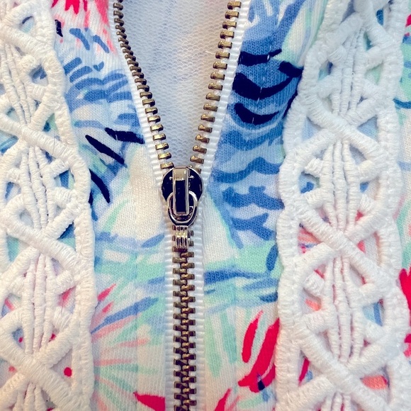 LILLY PULITZER Janie Embroidered Popover Top SEA TO SHINING SEA Size Small - Picture 6 of 9